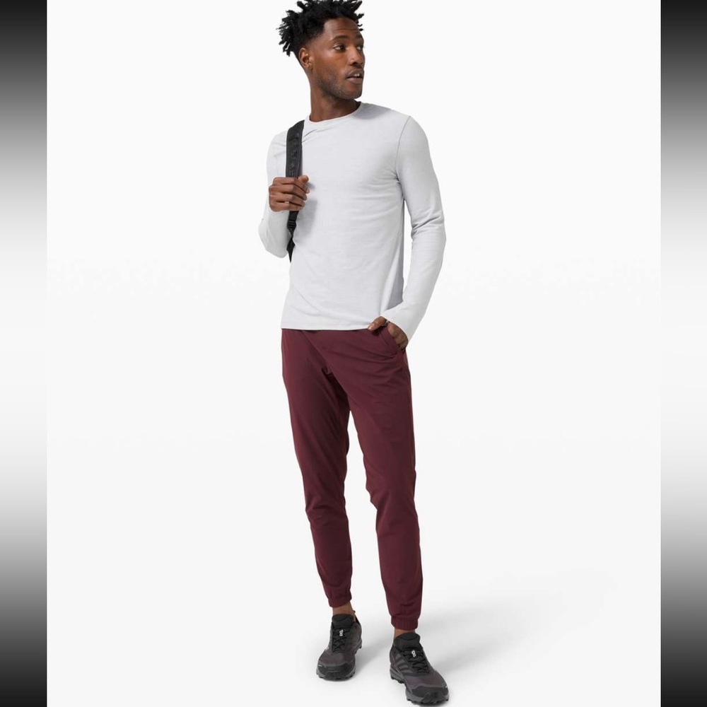 Lululemon Surge Jogger *29"
Cassis